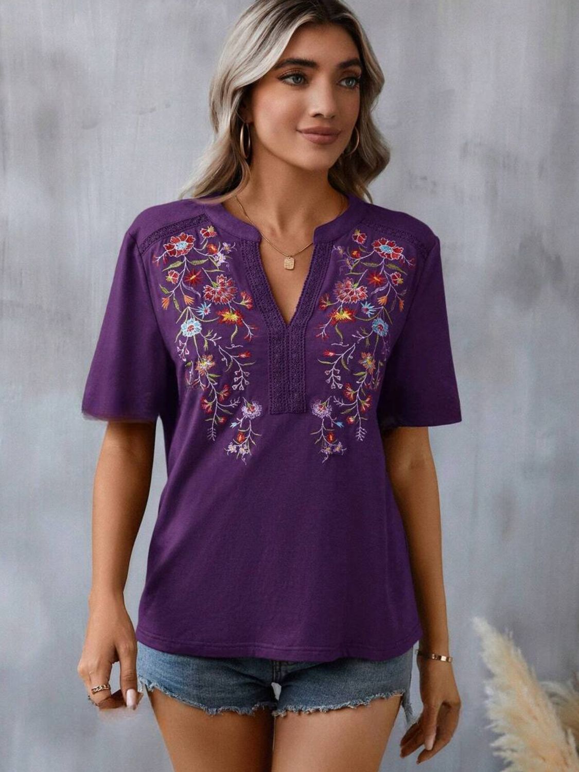 Embroidered Notched Short Sleeve T-Shirt